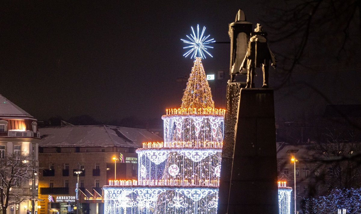 Kalėdų spalvomis nusidažęs Vilnius