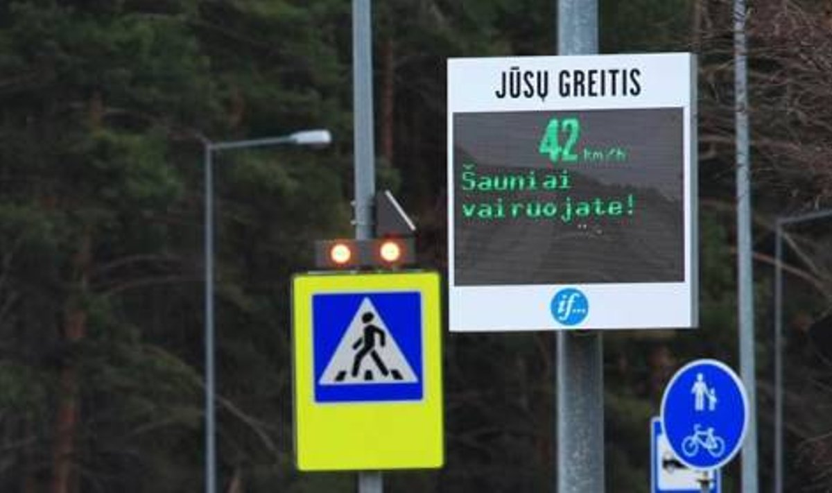 “Your driving is great" - This radar speed sign in Vilnius