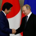 Putinas: „naivu“ tikėtis greitai išspręsti ginčą su Japonija dėl salų