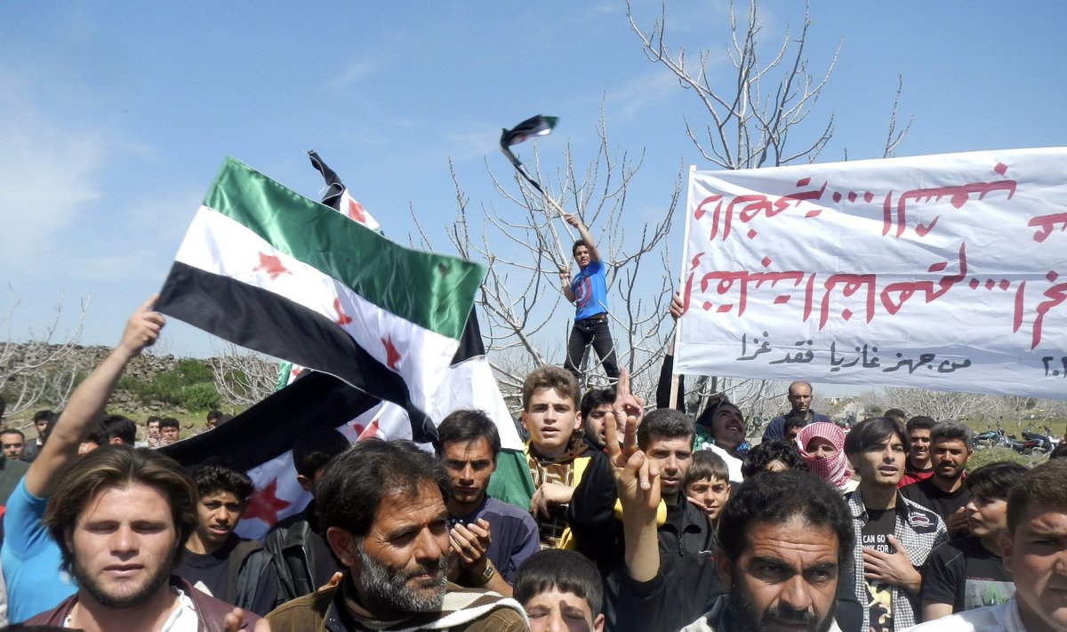 Sirijos gyventojai protestuoja prieš prezidentą