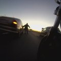 Pavojingos motociklininko gaudynės: bėglys pats nufilmavo šiurpą keliančius pažeidimus