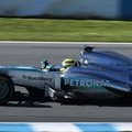 „Mercedes F1 W04“ išriedėjo į Chereso trasą