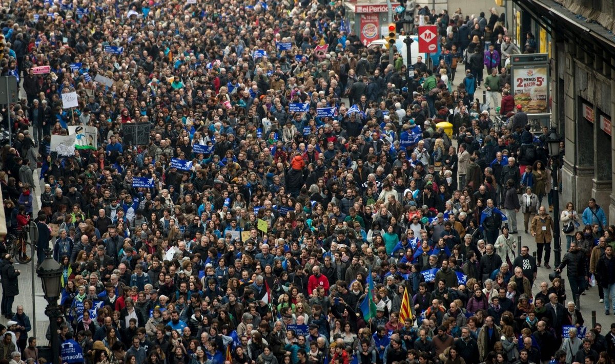 Barselonoje tūkstančiai agitavo už pabėgėlių įsileidimą