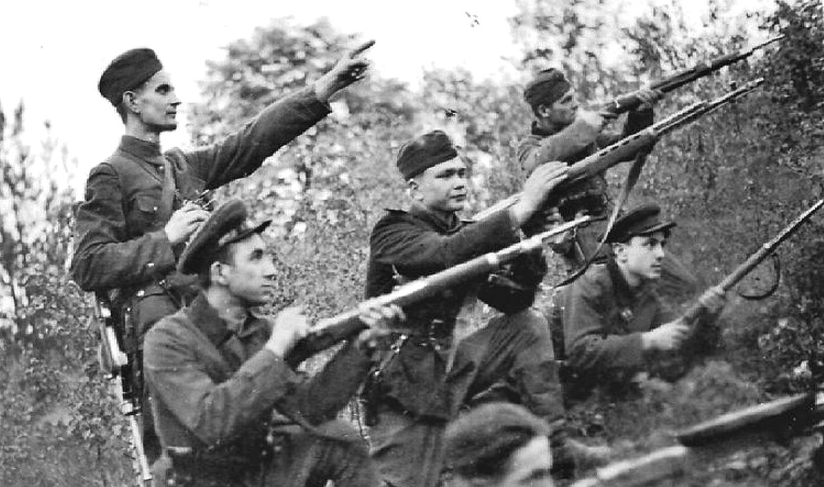 Grupė ukrainiečių sukilėlių, 1943 m.
