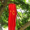 Medyje Raseiniuose - sovietinė vėliava