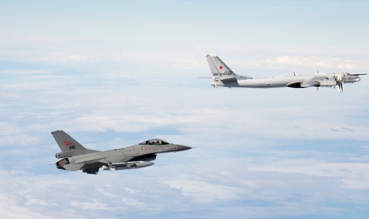 NATO lėktuvai perėmė Rusijos bombonešius