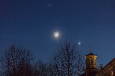 Mėnulis, Venera ir Jupiteris sužibo nakties danguje vienas šalia kito. R. Kilinskaitės nuotr.