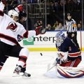 „Devils“ su D. Zubrumi laimėjo pirmą NHL ikisezoninį mačą