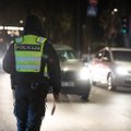Vilniaus rajone girto vairuotojo automobilyje rastas šautuvas ir savadarbiai šaudmenys