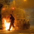 Šiaurės Airijos policija po naktinių neramumų paragino laikytis rimties