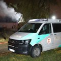 Ignalinos r. užsiliepsnojo policininkei priklausantis pastatas: įtariama, kad buvo įvykdytas padegimas