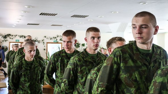 Six out of ten Lithuanians would support universal conscription
