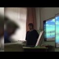 Учительский буллинг в России: назвать школьницу приемной из-за дырочки на кофте