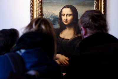 Leonardo da Vinci kūrinys: Mona Lisa.