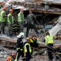 Albanijoje žemės drebėjimo aukų padaugėjo iki 30