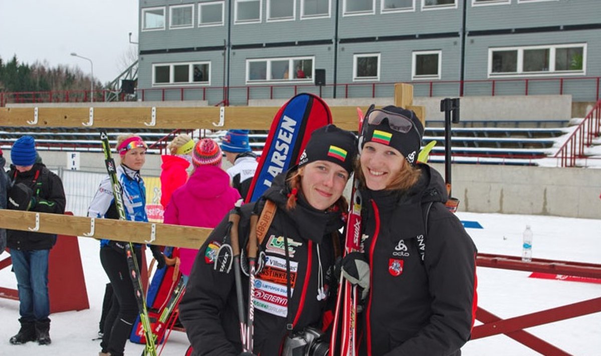 Gabrielė Leščinskaitė (dešinėje) - biathlon.ee nuotr.