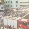 Indijoje vėl ant žmonių sugriuvo daugiaaukštis namas