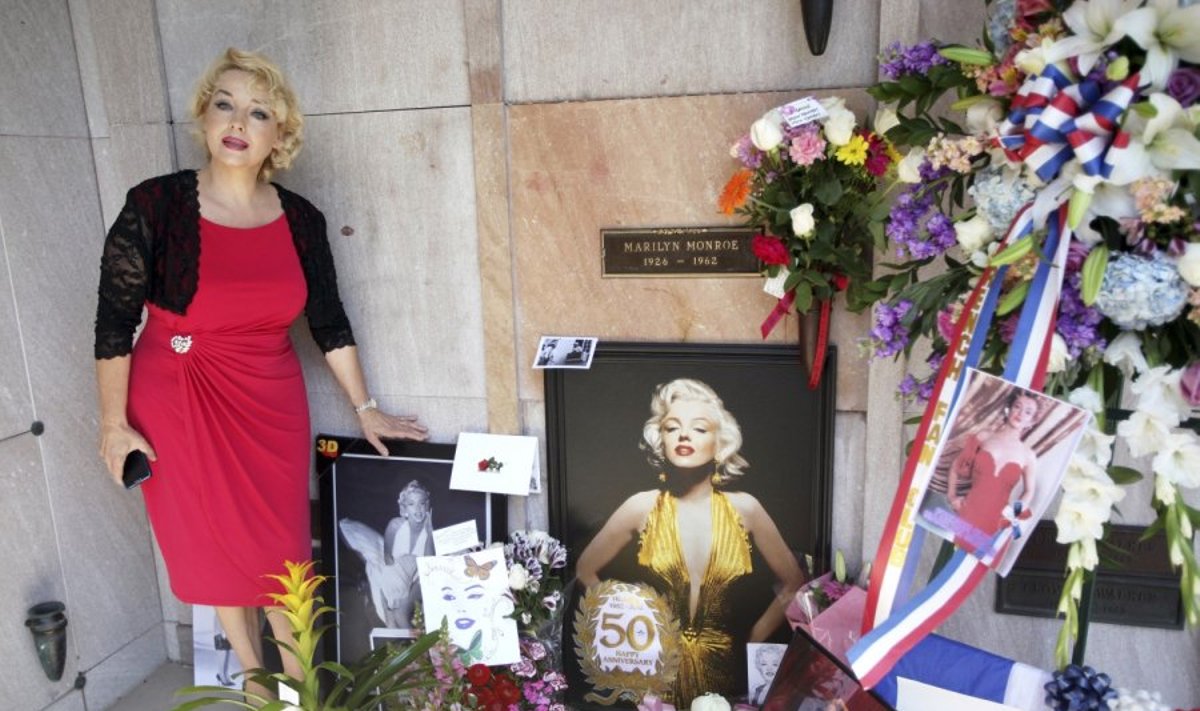M.Monroe gerbėjai paminėjo 50-ąsias aktorės mirties metines