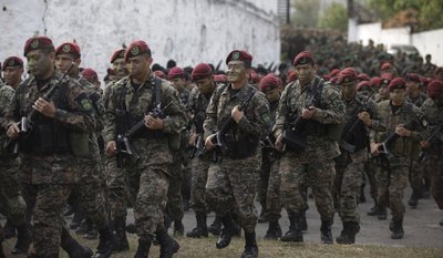 Salvadoro Specialiųjų Operacijų Pajėgų kariai 