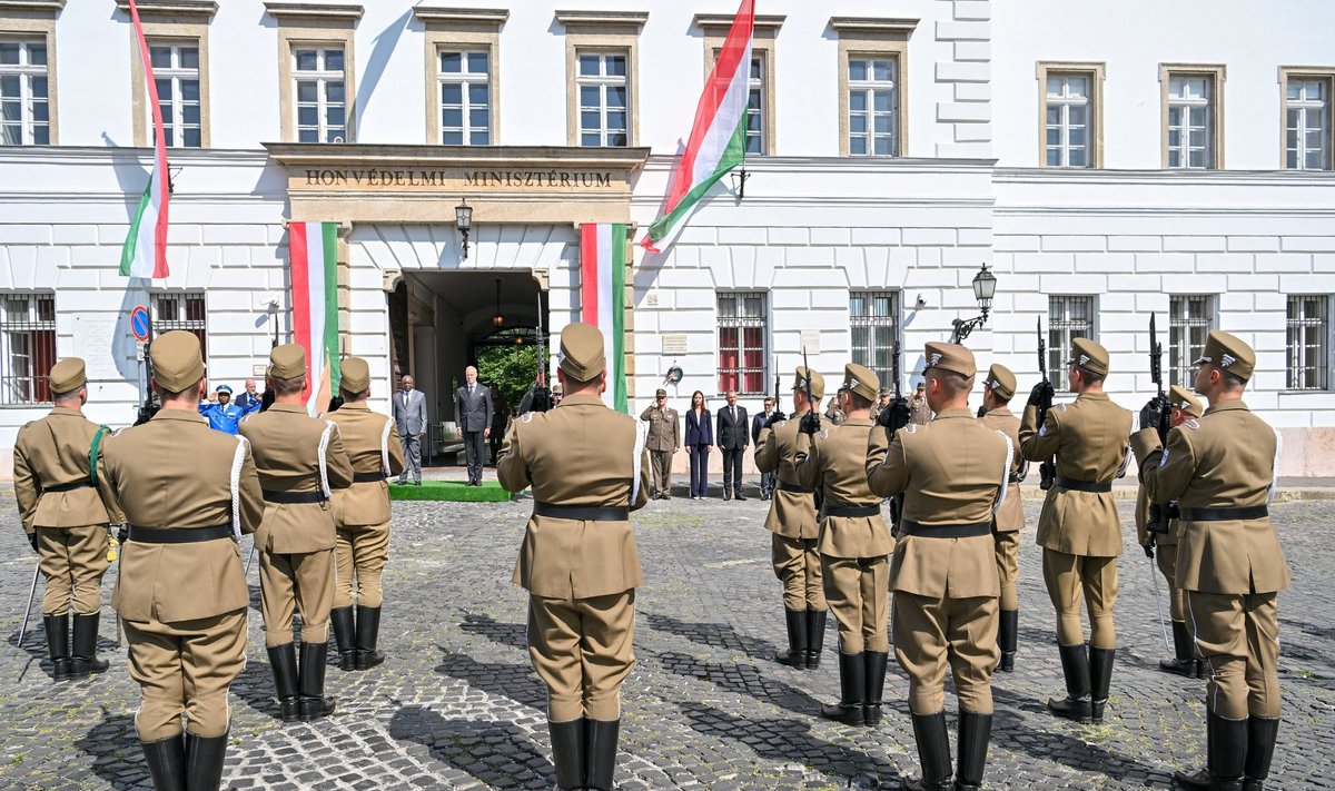 Vengrija atidės Švedijos narystės NATO ratifikavimą iki rudens