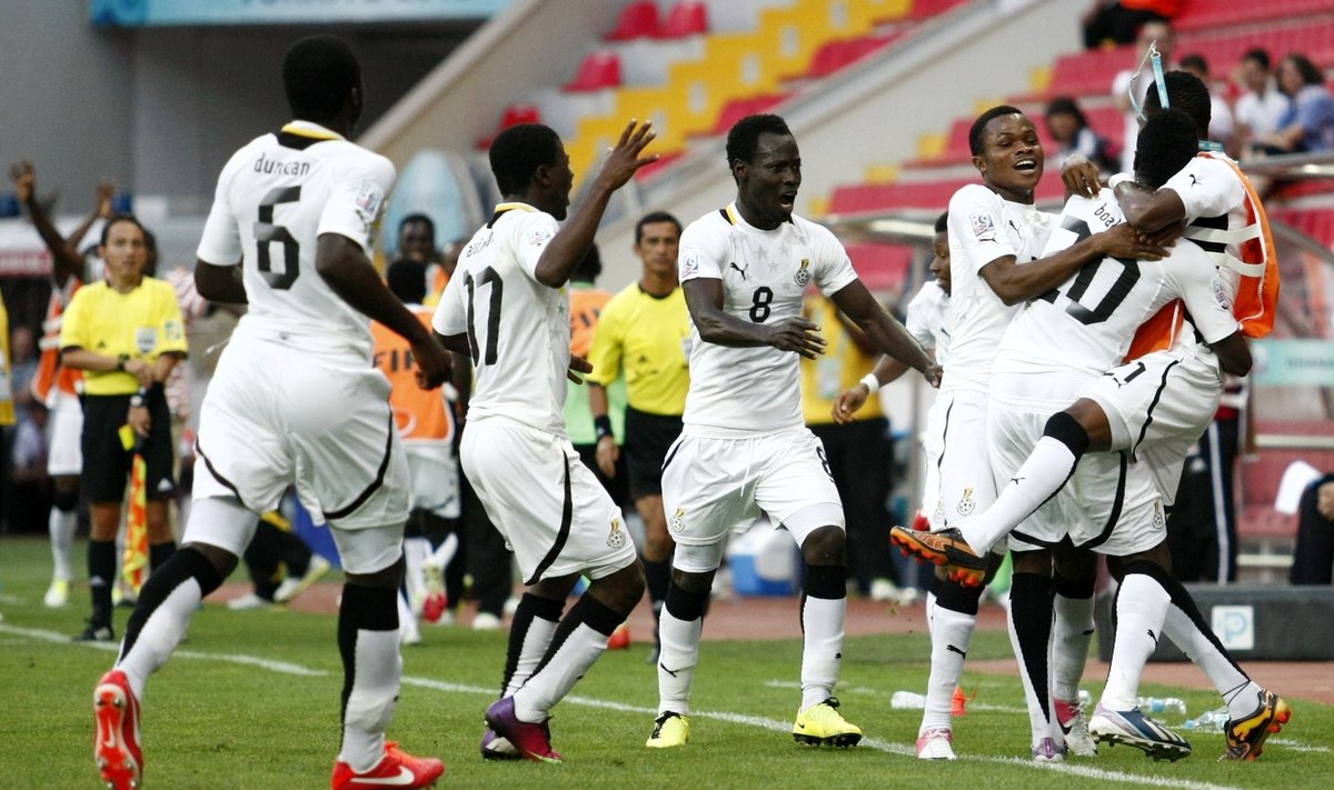 Ganos U20 rinktinės futbolininkai džiaugiasi pergale