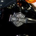Trumpas sukritikavo „Harley-Davidson“, besidairantį, kur perkelti gamybą