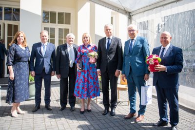 Klaipėdos universiteto mokslininkei Tatjanai Paulauskienei iškilmingai įteikta Prezidento ValdoAdamkaus gamtosauginė premija. KU nuotr.