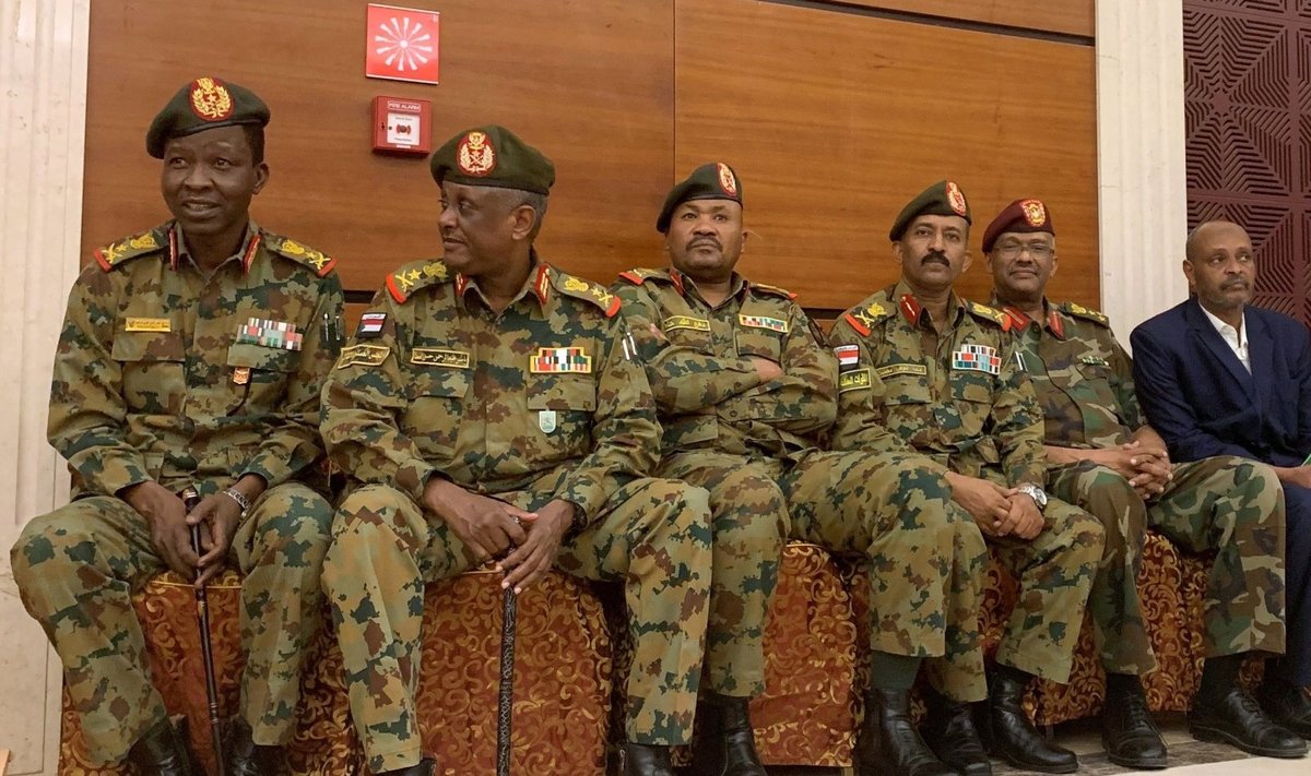 Sudano karininkai ir pereinamosios vyriausybės nariai