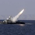 Iranas per jūrų pajėgų pratybas išbandė sparnuotąją raketą