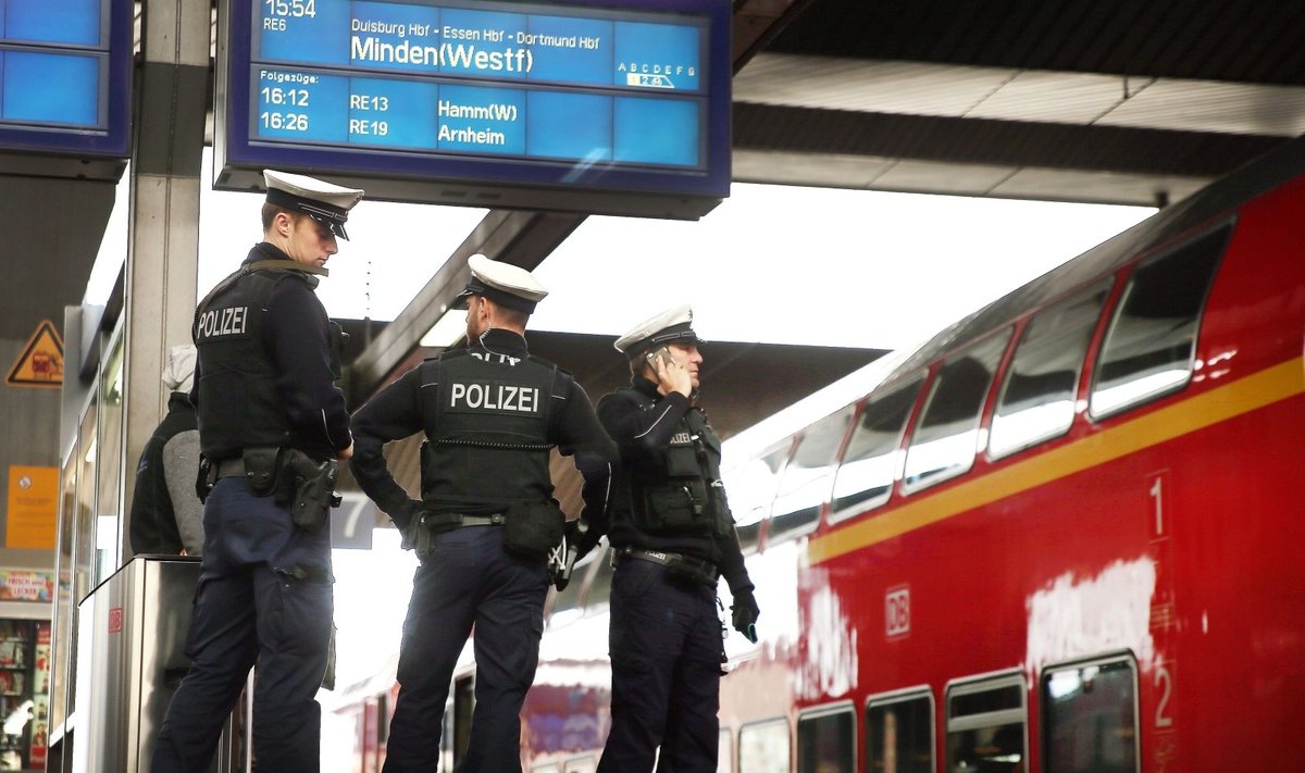 Vokietijoje apalpus tramvajaus vairuotojui transporto priemonę sustabdė keleiviai
