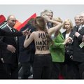 Активистки Femen разделись перед Путиным