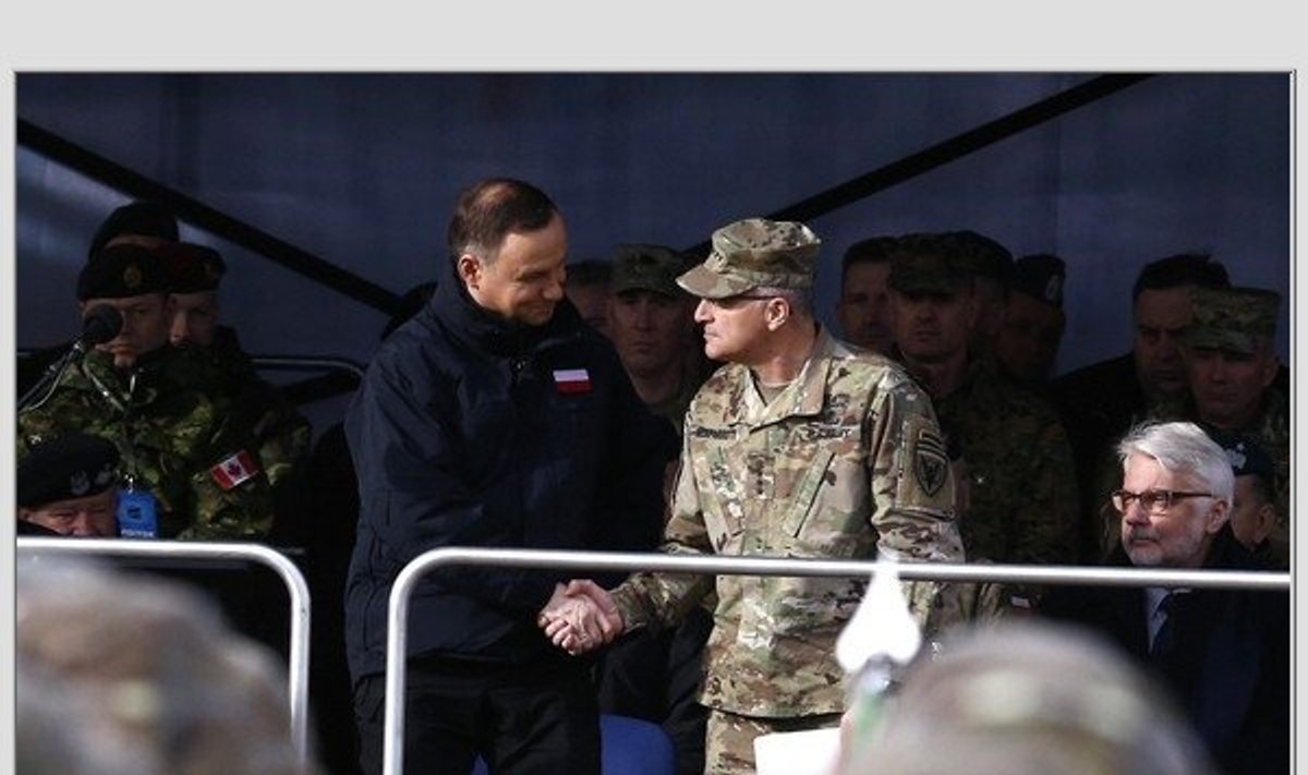 Andrzej Duda sutinka NATO karius