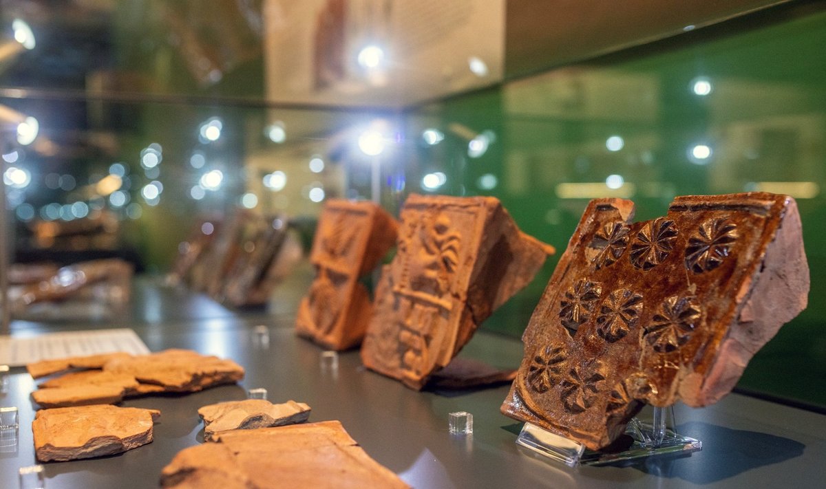 „Nuo vienaragio iki Trijų Karalių: gotikiniai kokliai iš Valdovų rūmų muziejaus rinkinių“