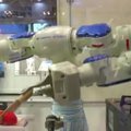Ateities virėjas - maistą gaminantis robotas
