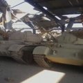 Libijos sukilėliai Tripolyje rado didelę tankų saugyklą