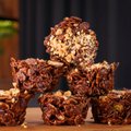 Kukurūzų dribsnių desertas su šokoladu – liežuvį galima praryti