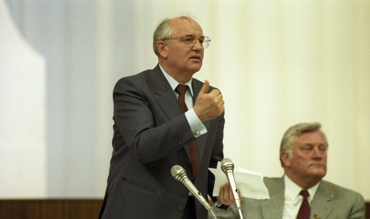 Michailas Gorbačiovas ir Algirdas Brazauskas 1989 m. birželis