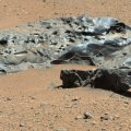 Marse – didžiulis geležinis „Curiosity“ radinys su keistomis kampuotomis angomis
