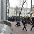 Per akciją „Mirtis Rusijai“ Ukrainos nacionalistai niokojo Rusijos organizacijų pastatus