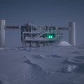 Mokslininkai aptiko neįtikėtinai mažą „vaiduoklišką“ dalelę, skriejusią per Antarktidos ledą