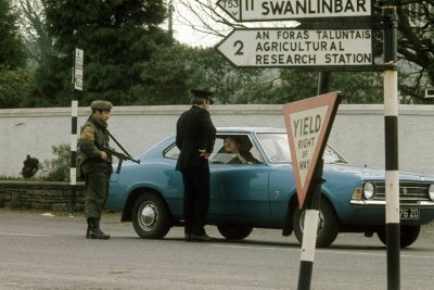 Pasienio kontrolė Airijoje, 1974-ieji
