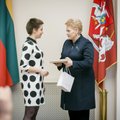D. Grybauskaitė: herojai yra tie žmonės, kurių nematome scenose