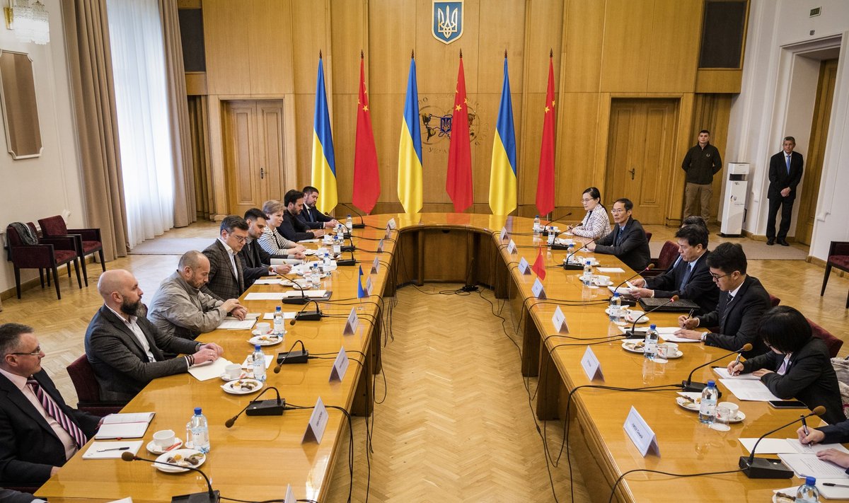 Kinijos specialusis pasiuntinys susitiko su Ukrainos užsienio reikalų ministru