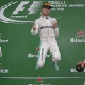 S. Vettelis: „Mercedes“ pilotai – favoritai triumfuoti Singapūre