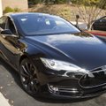 „Chevrolet Bolt“ ir „Tesla Model S“ savininkas palygino abu elektromobilius