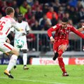 „Bayern“ pasinaudojo „Borussia“ nesėkme ir tapo „Bundesliga“ lydere