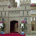 Britų karališkosios šeimos gerbėjai savo augintiniui pastatė pilį