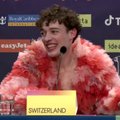 Į Šveicariją sugrįžęs „Eurovizijos“ laimėtojas Nemo: sulaužiau trofėjų, sulaužiau ir kodą
