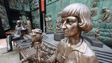 В Москве показали памятник Марине Цветаевой
