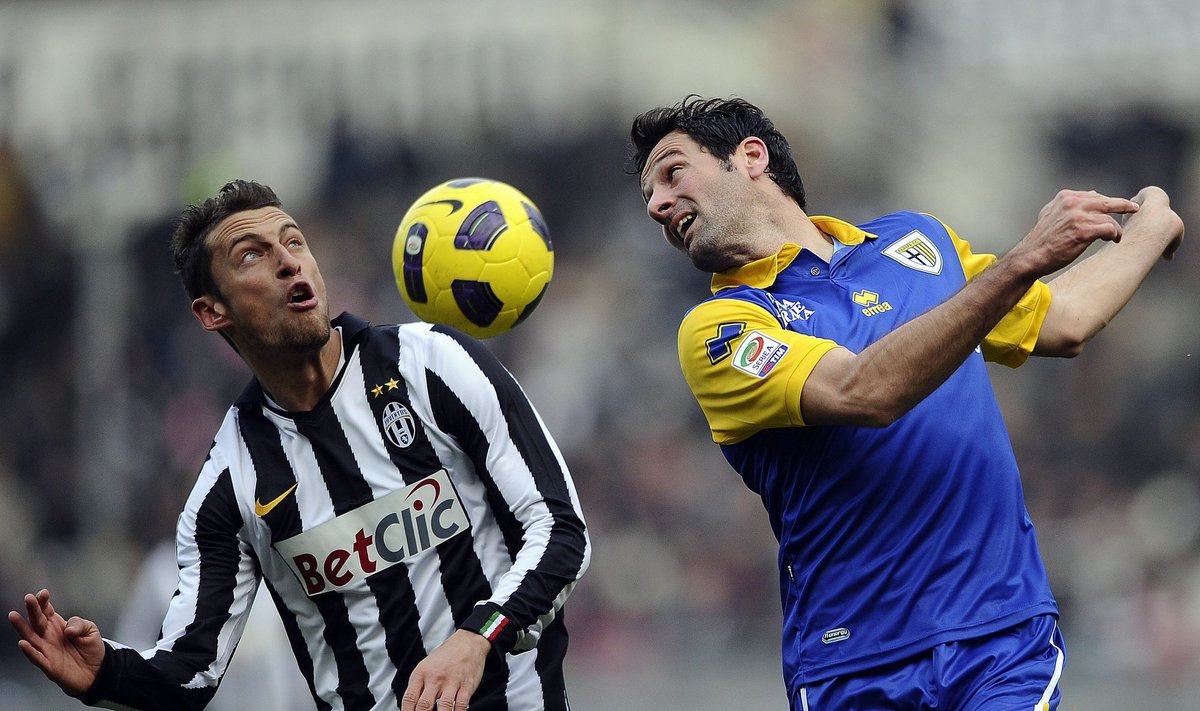 Claudio Marchisio ("Juventus", kairėje) kovoja su Massimo Gobbi ("Parma") 